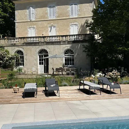 Chateau De Foussal 게스트하우스